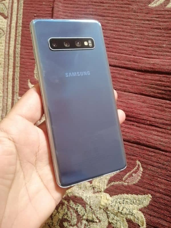 Galaxy S10 dual sim 8/128.1 dot brightness highpe blink karta hy 6