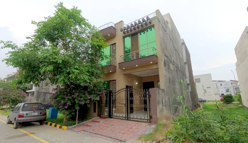 Prime Location House For Sale In Rs. 22000000 2