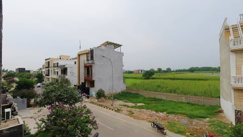 Prime Location House For Sale In Rs. 22000000 28