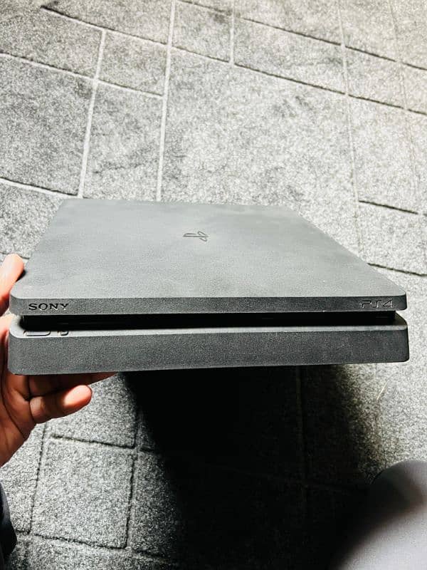 PS4 Slim 500GB with 2 Original controllers 3