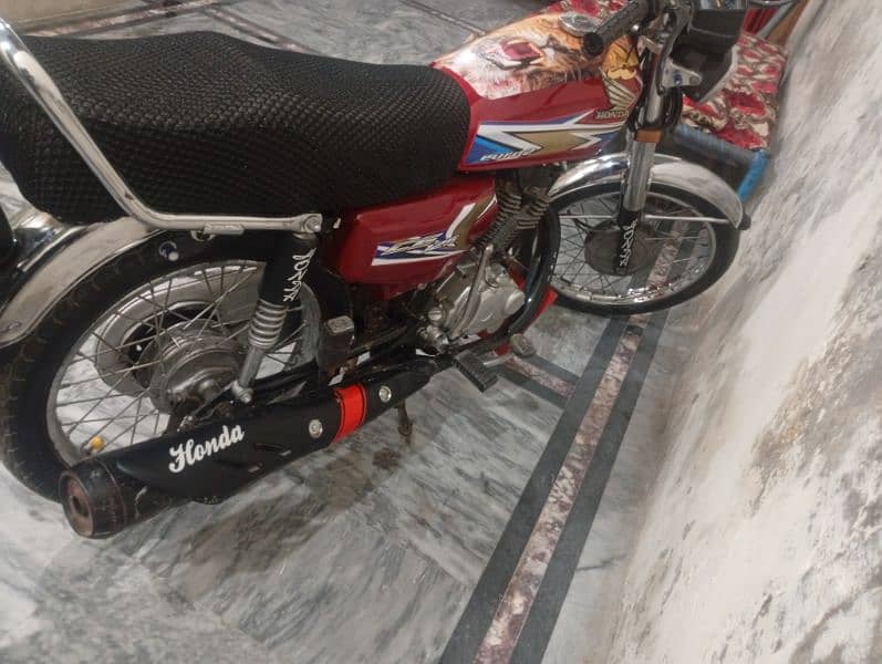 honda 125.2014 model sham  5 bjy ky bad rabta kry 3