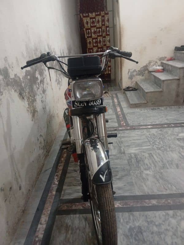 honda 125.2014 model sham  5 bjy ky bad rabta kry 6