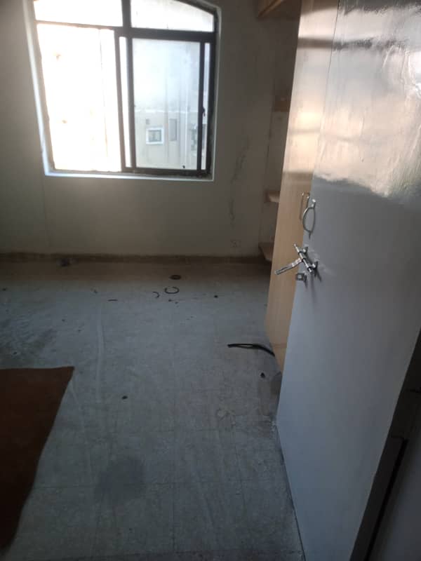 E typ 1st floor flat for sale in G-11 3 PHA 5