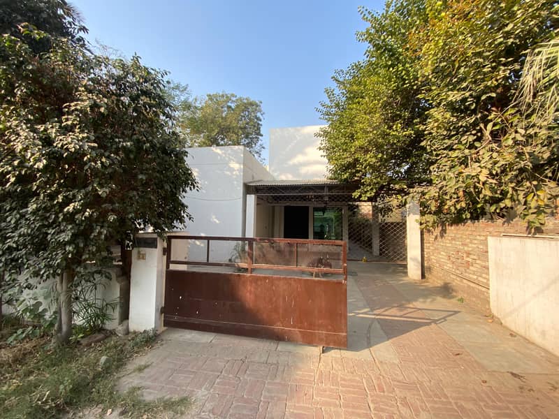 1KANAL House Available for sale in Cavalry ground 0