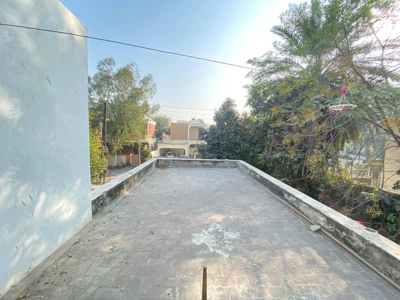 1KANAL House Available for sale in Cavalry ground 15