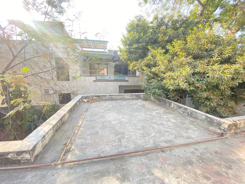 1KANAL House Available for sale in Cavalry ground 30