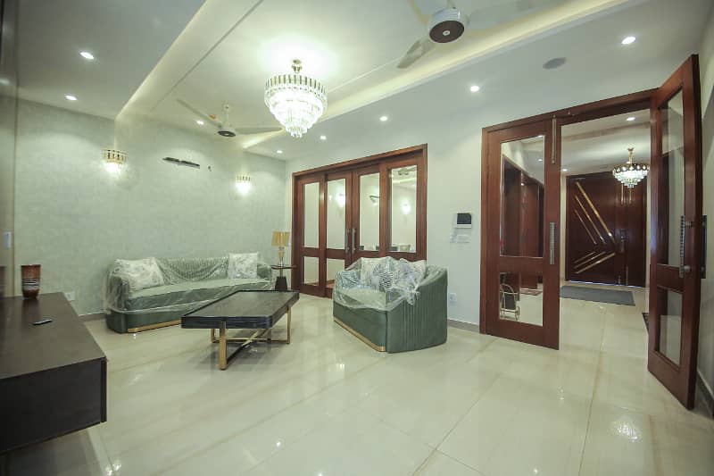 Daily Basis  Luxury house Available For Rent Fully Furnished 3 Bedroom Luxury house For Rent 7