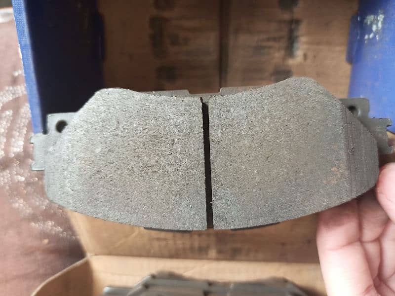 GM max brake pads for xli,axio,altis 7