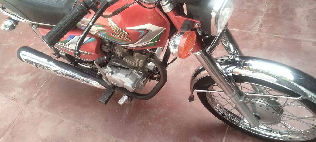 Honda CG 125 2023 model Red colour unregistered fresh bike 1