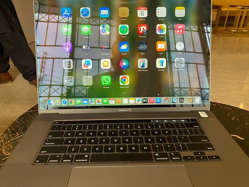 MacBook pro 2019 16/512 2