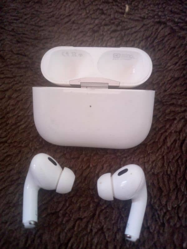 Apple Airpods pro 2nd generation 0