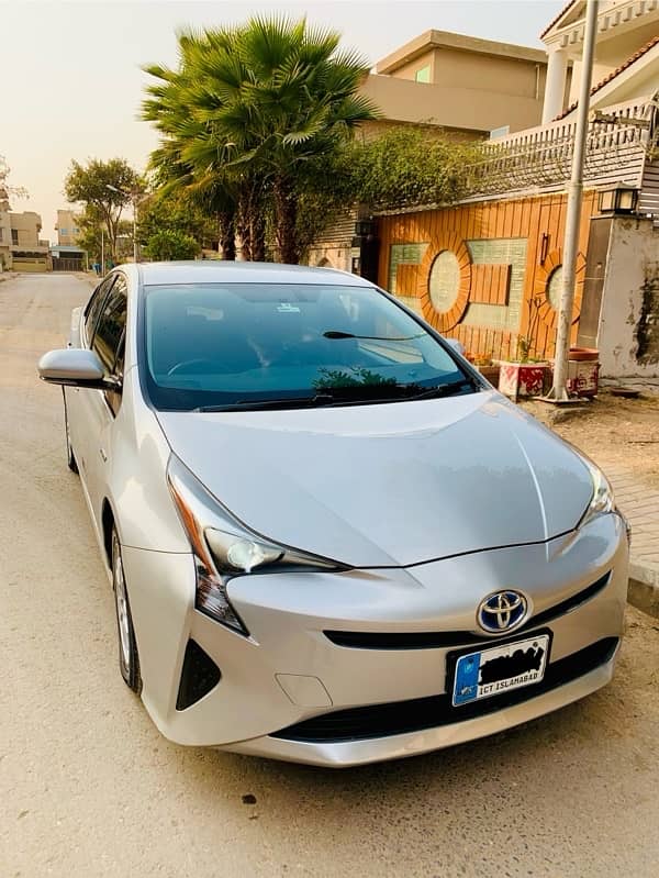 Toyota Prius 2017 5