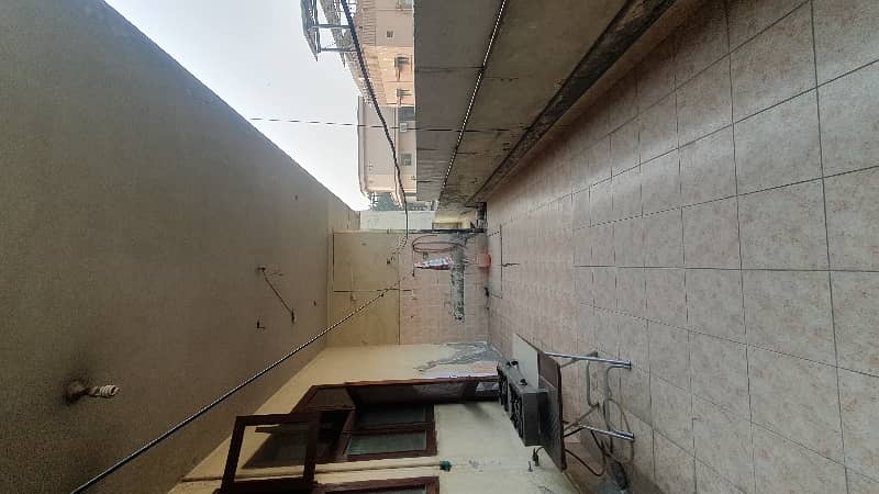 1 Kanal Upper Portion 4. bed Ideal Location of Shadman Available for Rent Silent office 4