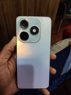 Tecno spark 20 8 256 Mai achi condition hai