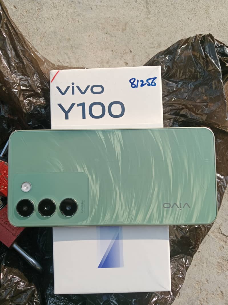 vivo. y100.8/256 0