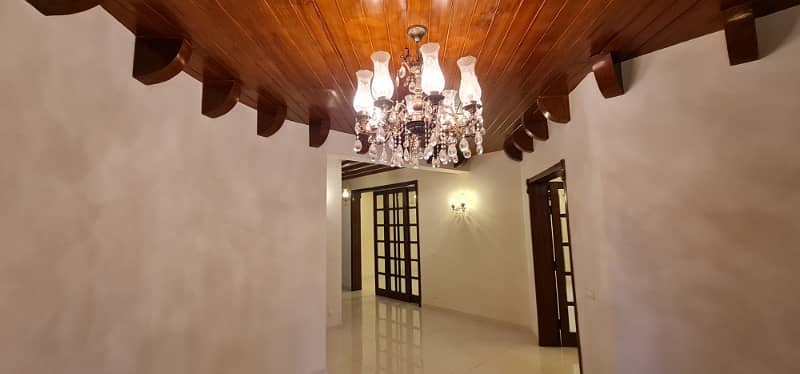 F-11/2: MARGALLA ROAD, 666 Yards MAGNIFICENT CORNER HOUSE, MODERN ARCHITECTURAL, TRIPLE STOREY, 9 Bedrooms, SUPERB/STRIKING LOCATION, Rent is Rs. 1200000/- Final, 0