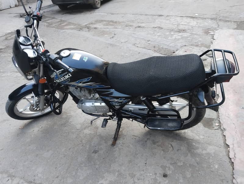 Suzuki Gs150 10/10 100%orignal bike one hand use urgent for sale 1