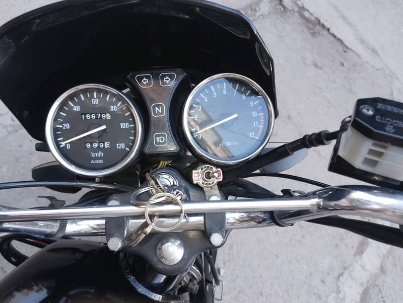 Suzuki Gs150 10/10 100%orignal bike one hand use urgent for sale 3