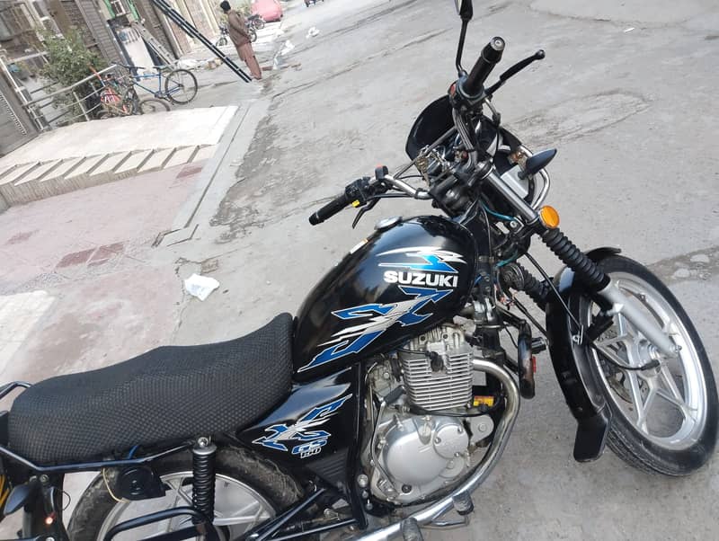 Suzuki Gs150 10/10 100%orignal bike one hand use urgent for sale 4