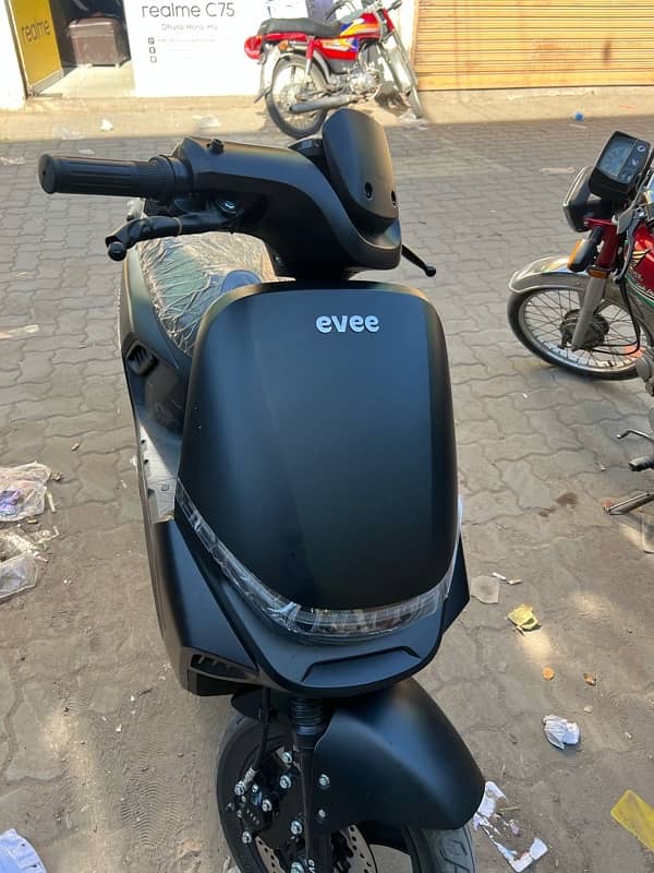 evee s1 just 3 days used brand new 2