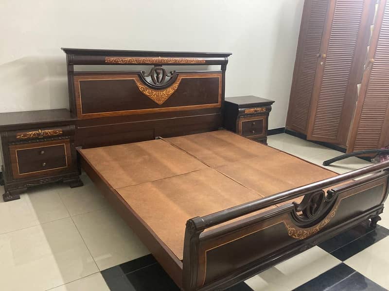 King Size Bed with Side Tables & Dressing 2