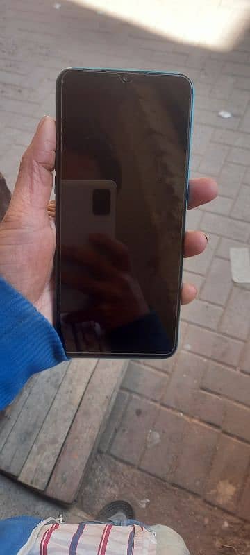 Realme 5i 4/64 0