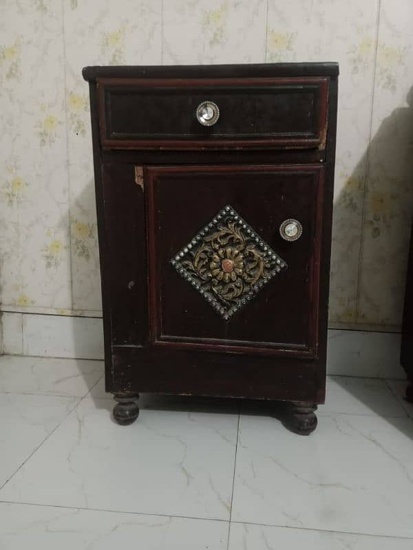 Dressing table with mirror and side table 1