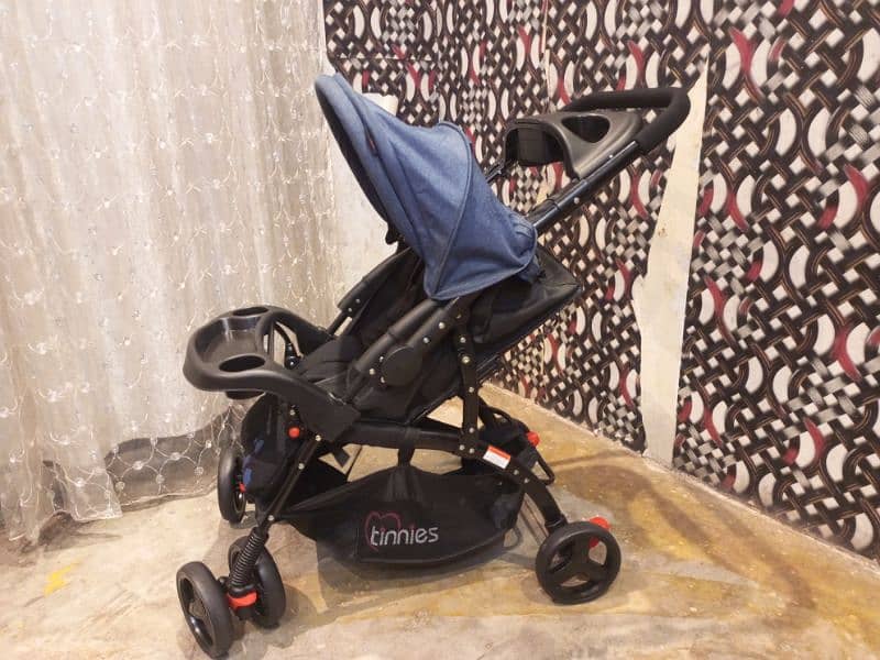 Tinnies stroller acid blue & black color C18 0