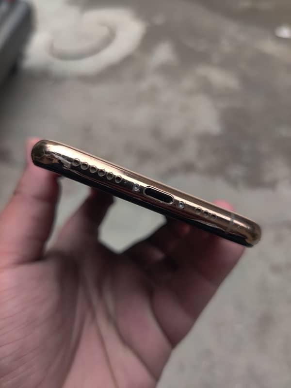 Iphone XS 64gb With Box FU Non PTA 8