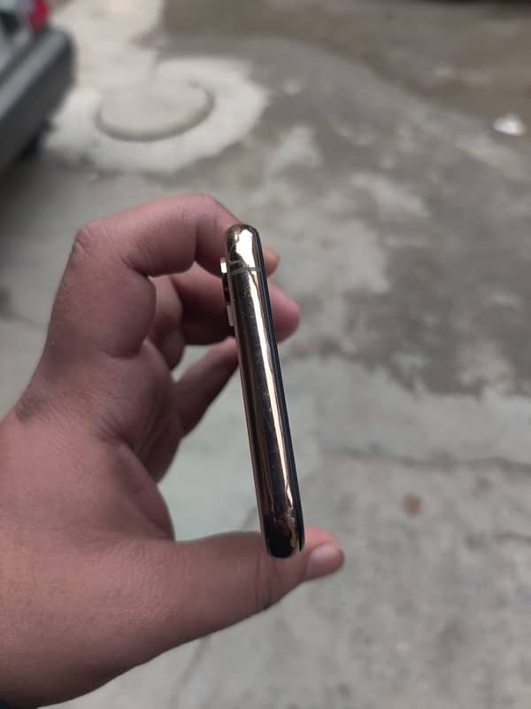 Iphone XS 64gb With Box FU Non PTA 9