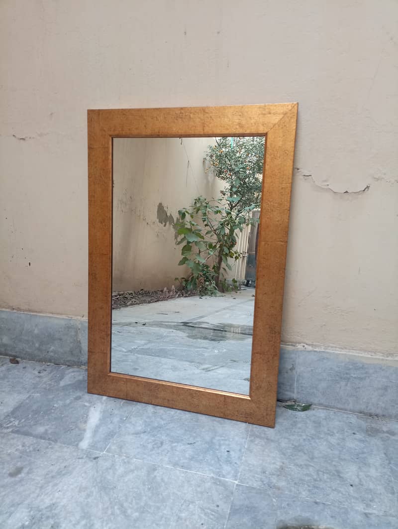 Beautifull Looking Mirror 1