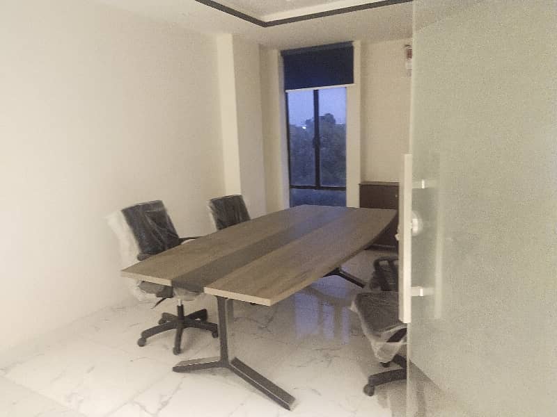 Fully Furnished Office Space For Rent 3