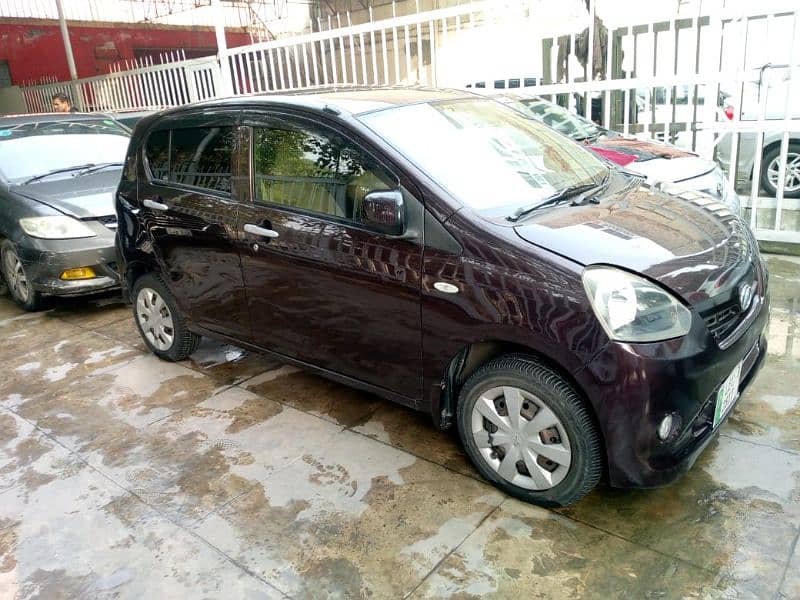 Daihatsu Mira 2012 3