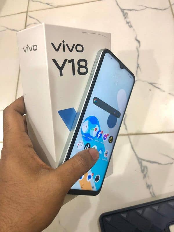 VIVO Y18 6+6/128GB SCRATCHLESS 10 MONTH WARRANTY 1