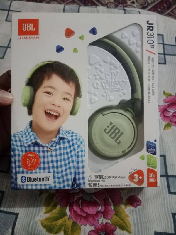 JBL BT310 wireless for kids 1