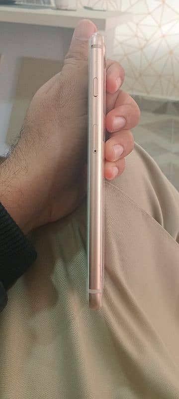 Back crack All ok fon Battery health 83% iphone 8plus 3