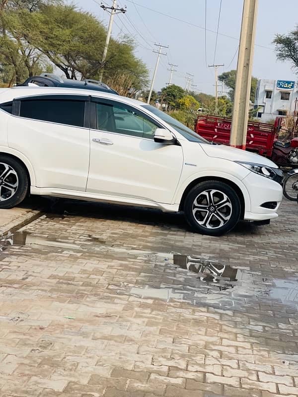 Honda Vezel 2016 1