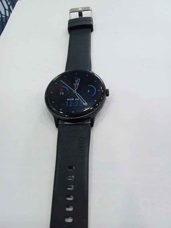 LUNA Smart Watch Zero Lifestyle 1