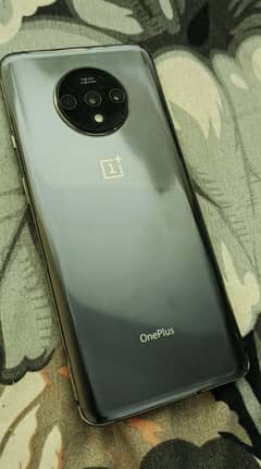 OnePlus 7T 10/10 with genuine charger