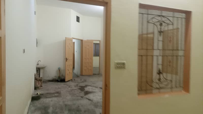 4.5 marla single story 4 rooms 2 washroom with gas bijli meter 2