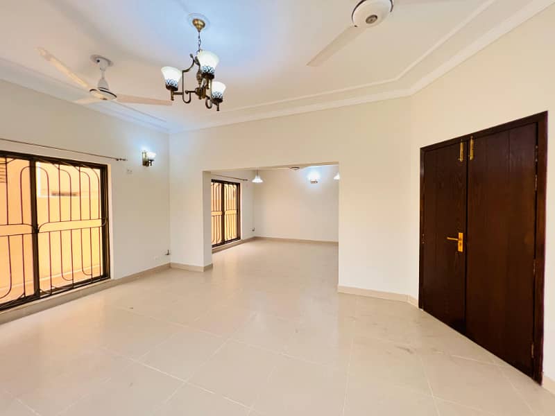 17 Marla Ideal Location Brigadier House Available For Rent In Askari 10 Sector-F Lahore Cantt 38