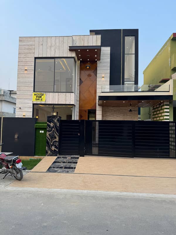 BRAND NEW LUXURY 10 MARLA HOUSE FOR SALE IN G BLOCK CENTRAL PARK HOUSING SCHEME 0