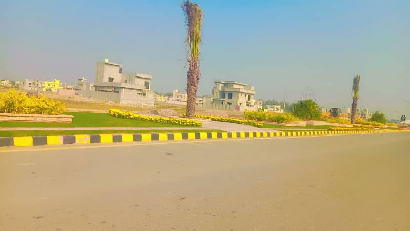 5 MARLA BEST LOCATION RESIDENTIAL PLOT IN B BLOCK FOR SALE CENTRAL PARK. 0