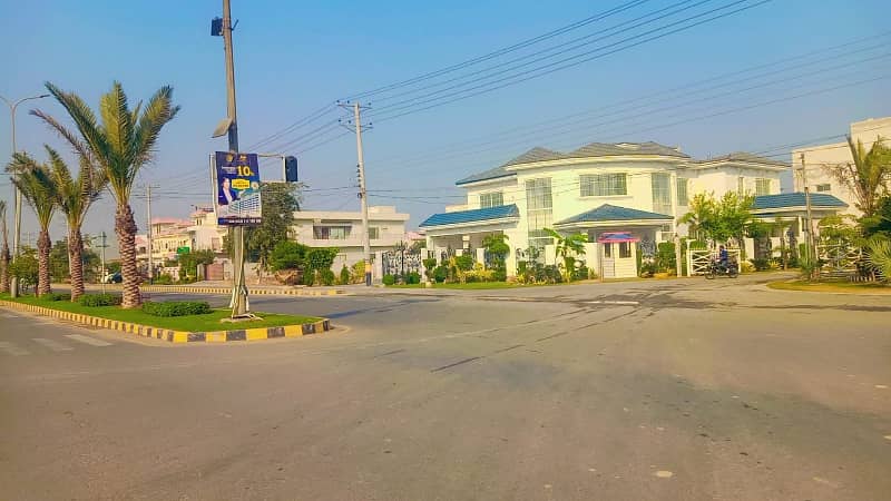 5.5 MARLA BEST SIZE RESIDENTIAL PLOT FOR SALE IN CENTRAL PARK HOUSING SCHEME LAHORE 8