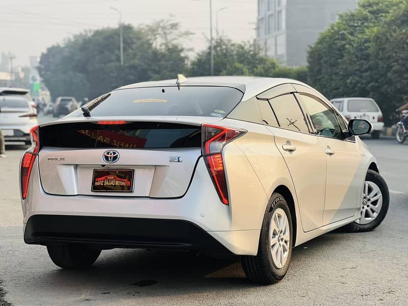 Toyota Prius 2018 13