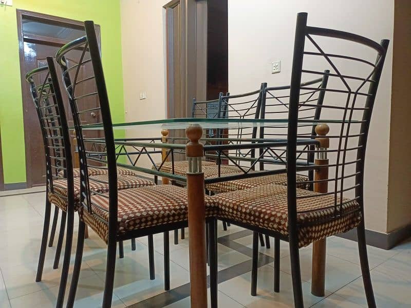 8 chairs Dining table New Style good condition 2