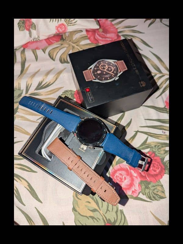 Huawei Gt 3 watch ( just like brand new) with box and extra 2 straps 3