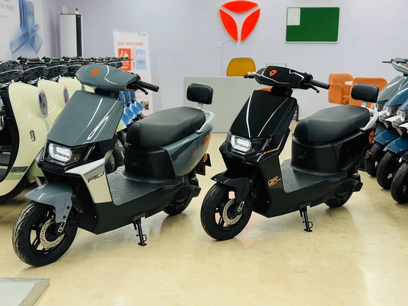 Yadea Scooty Ruibin Model / Electric Bike /Scooter /EV Evee Metro Aima 1