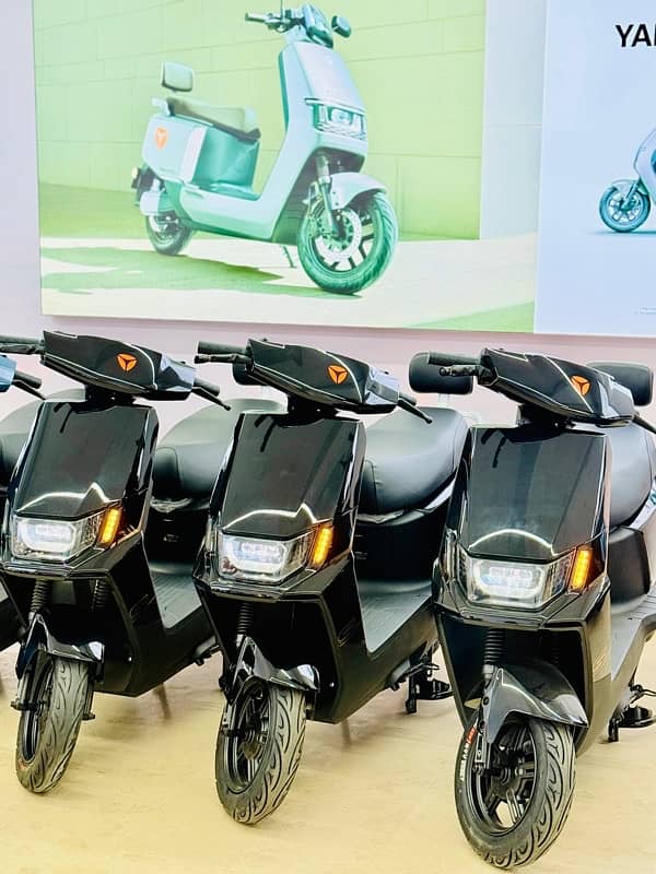 Yadea Scooty Ruibin Model / Electric Bike /Scooter /EV Evee Metro Aima 4