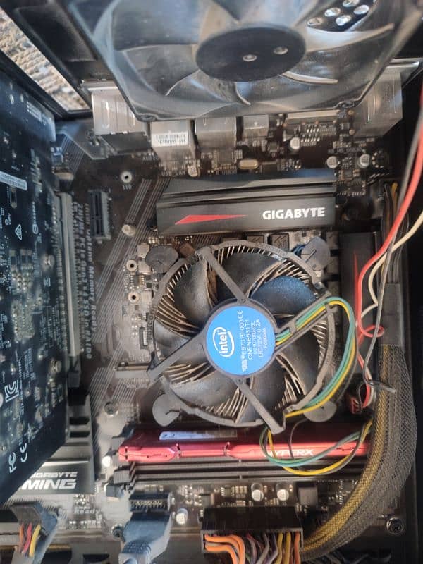 Gaming computer in excellent condition GTX 1050ti and i5 7th gen 0